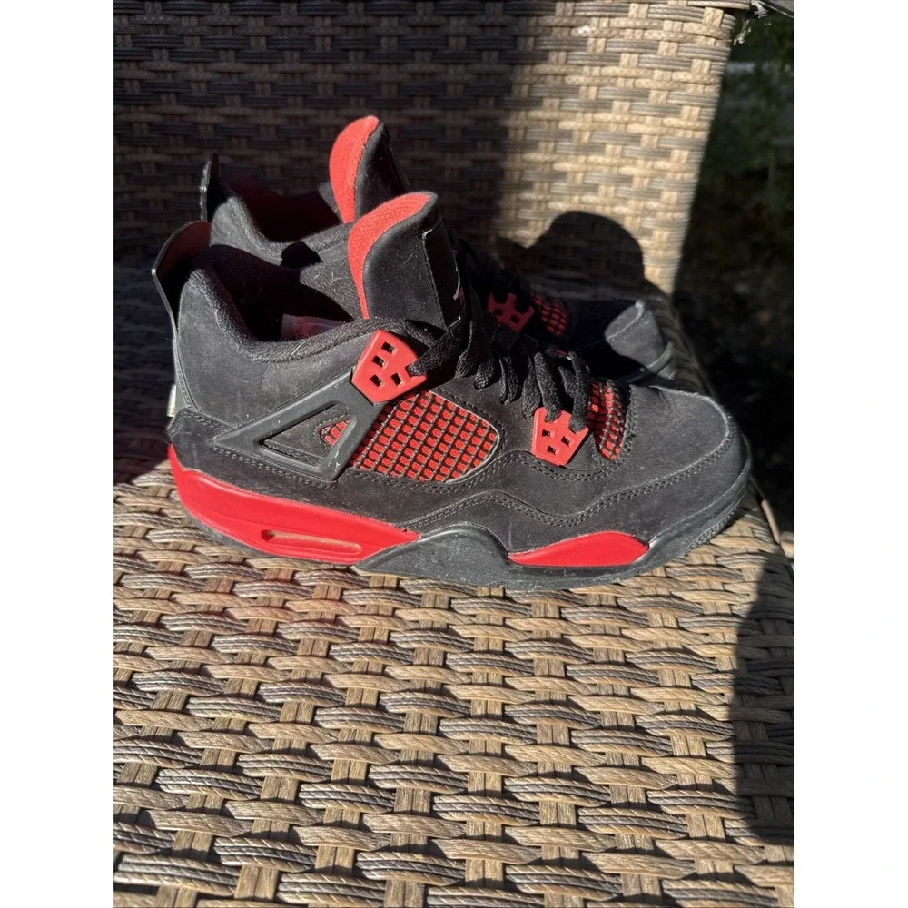 Jordan Air Jordan 4 Retro Red Thunder Black Red Low Top Basketball Sneakers